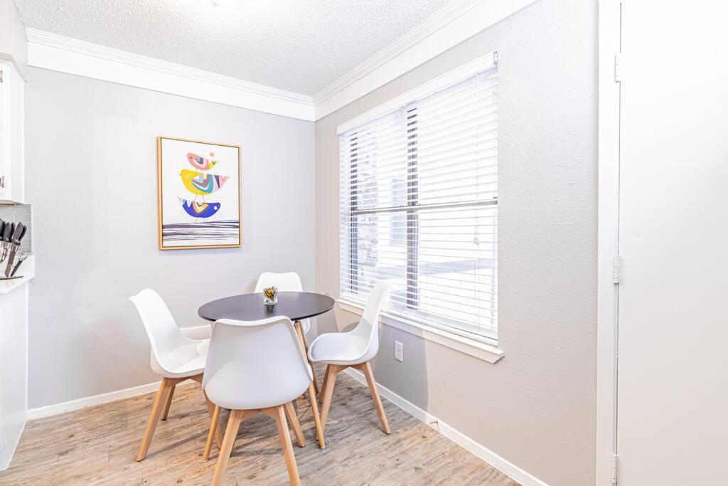 Central 1Br King Bed Suites, Close To Downtown & Domain Остін Екстер'єр фото